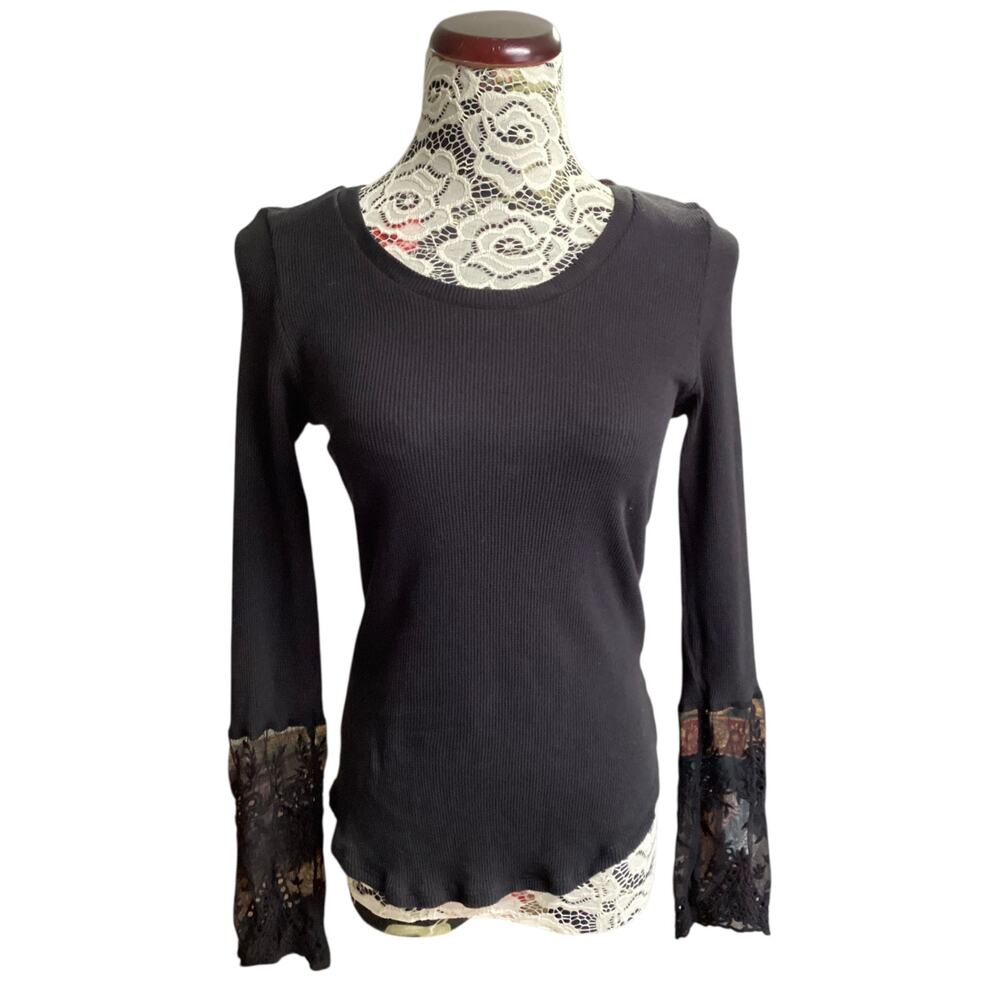 BKE long-sleeve top with lace detail on the sleeves size L black
